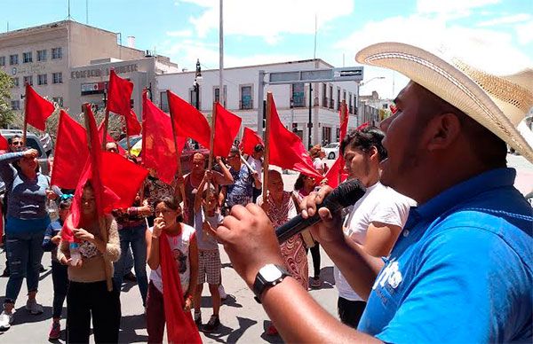 Mitin antorchista para exigir que Gobierno atienda al plantón de la Plaza Hidalgo