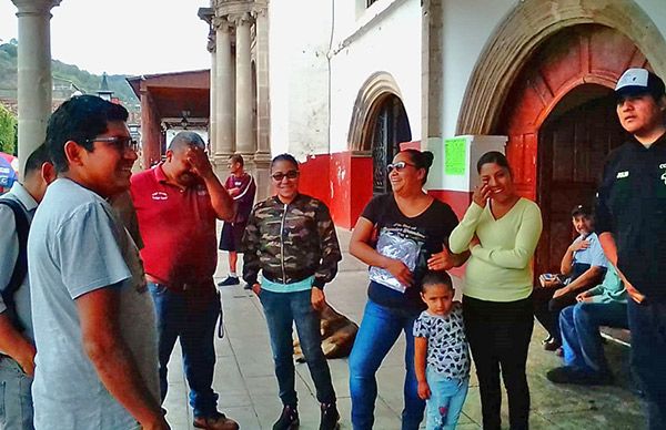 Docentes antorchistas en Tacámbaro siguen sin ser escuchados por el edil Salvador Barrera