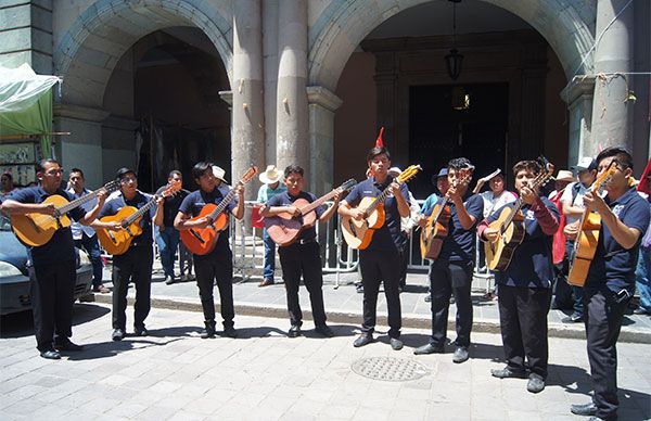 Artistas piden solución a las demandas sociales que el Gobierno aaxaqueño se niega resolver