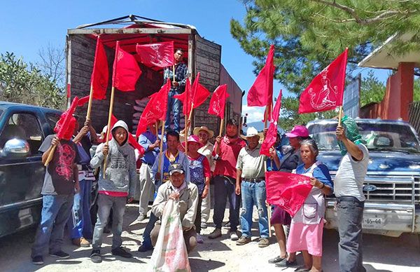 Campesinos antorchistas logran apoyos de fertilizante