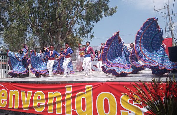 Gran participación de ballet  michoacano en inauguración de Â¨Súper Mass Santa LucíaÂ¨