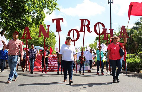 Piden miles de antorchistas yucatecos solución a sus demandas