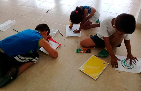 En Xochitepec los niños exigen mobiliario para Casa de Cultura 