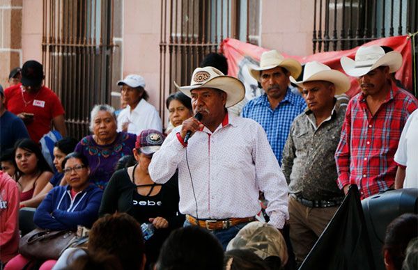 Golpeadores del Movimiento Pueblo Libre agreden y causan destrozos en Palacio municipal de Mexquitic 