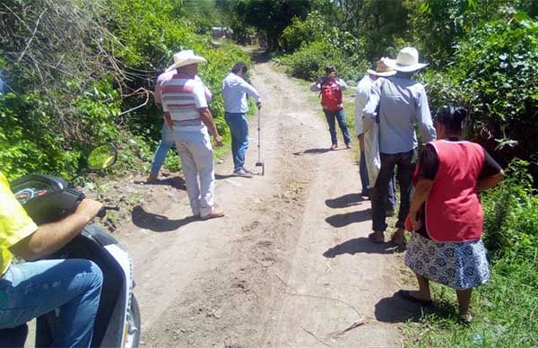 Antorchistas de Ayala exigen pavimentación de calles 