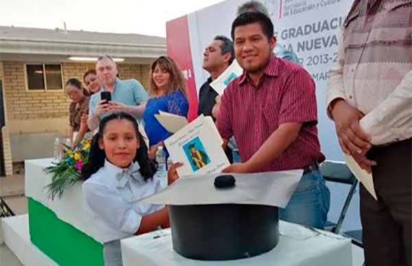 Se gradúan niños de la primaria de nueva creación La Antorcha