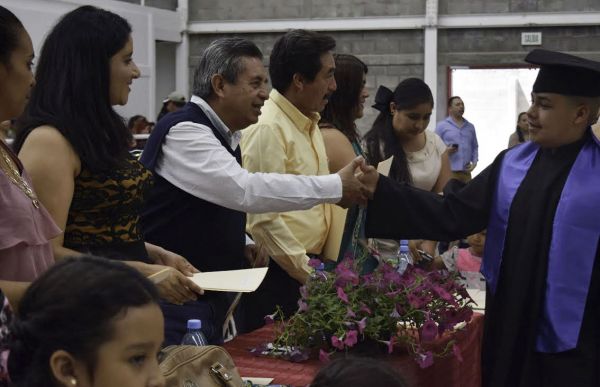 Clausura de escuelas antorchistas de Nivel Medio superior