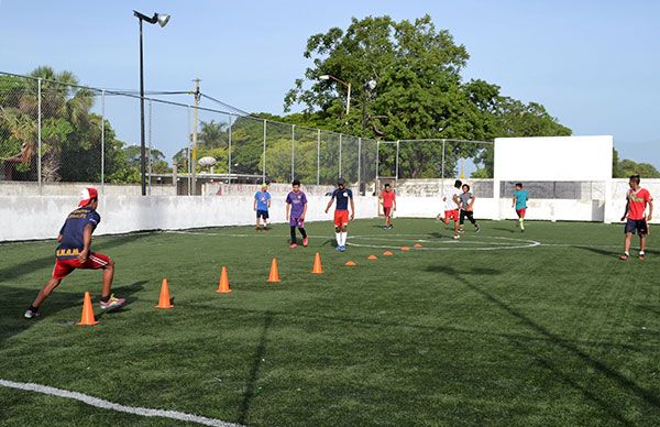 Skirlas de la Escuela Antorchista de Fútbol en Champotón prepara partido amistoso con su homólogo de Hool