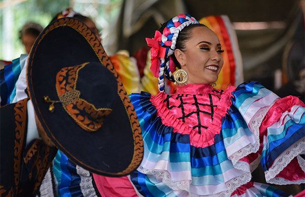 Alegra Ballet Nacional de Antorcha la Feria de Ocopetatillo 2019