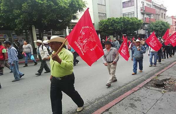 Campesinos ganan demanda de fertilizante y apoyo al campo