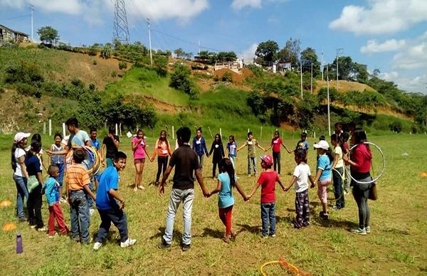 Antorcha realiza cursos de verano en colonias humildes de Xalapa y Coatepec