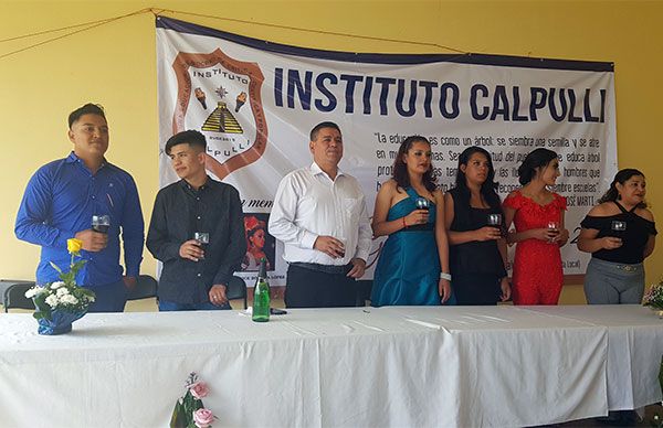 Una generación más egresa del Instituto Calpulli   