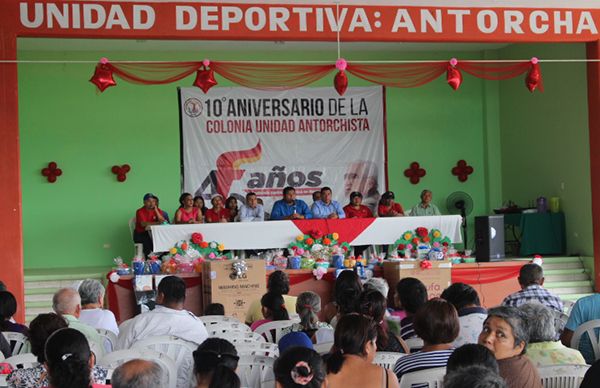 Antorchistas festejan 10 años de trabajo y lucha en Tihuatlán