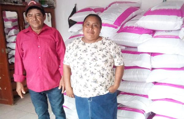 Reciben fertilizante pequeños productores de Hopelchén 