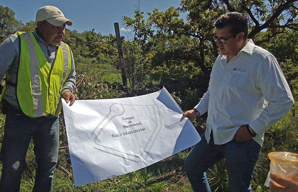 Se formaliza la entrega del terreno para las instalaciones del Colegio de Bachilleres #90