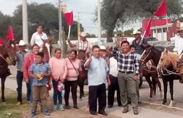 Previo a los festejos del 15 de septiembre, Antorcha en el Marqués realiza cabalgata 