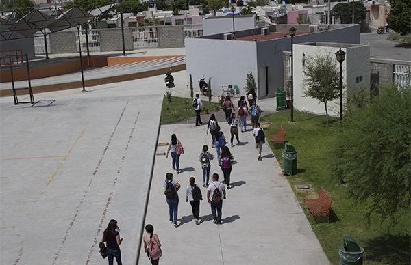 Regresan alumnos a escuelas antorchistas 