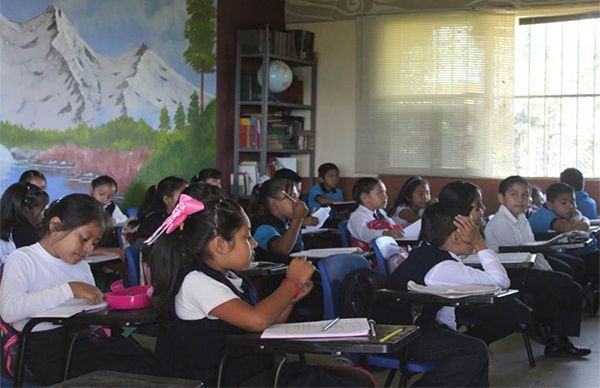 Inician ciclo escolar escuelas de la Col.Margarita Morán Véliz  en  Córdoba