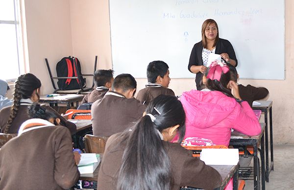 Padres de familia piden terreno para secundaria 