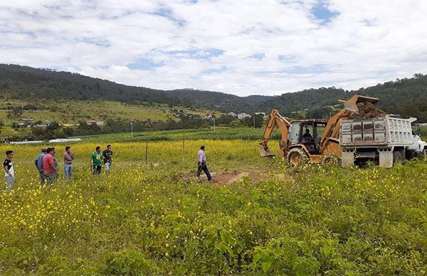 Avanza Ojite Centro con construcción de cancha de usos múltiples