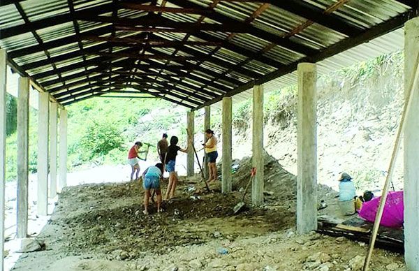 Acondicionan aulas provisionales para telebachillerato de Valle del Río