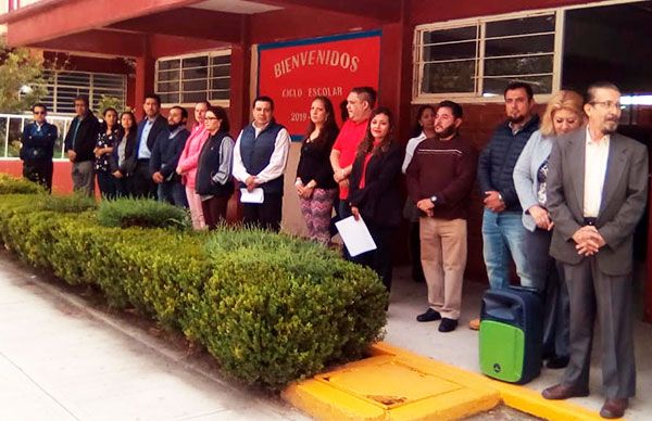 Preparatoria de Cuautitlán Izcalli da la bienvenida a sus alumnos