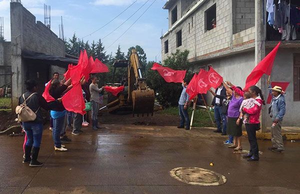 Arienses organizados logran obra de pavimentación 