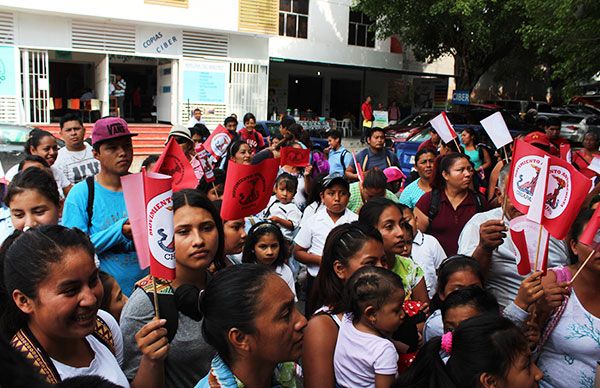 Estudiantes exigen recontratación de docentes 