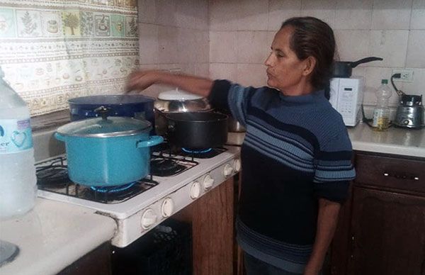 Ante la carencia de apoyo, campesinos apoyan a estudiantes 