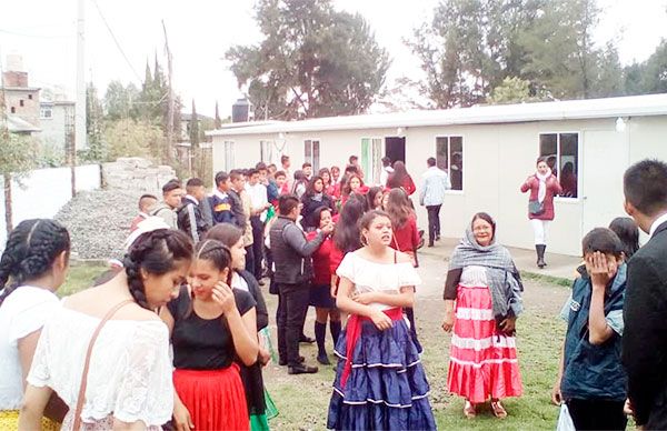 Con un desfile celebran en la  PLC, plantel Mixquic, la independencia de México