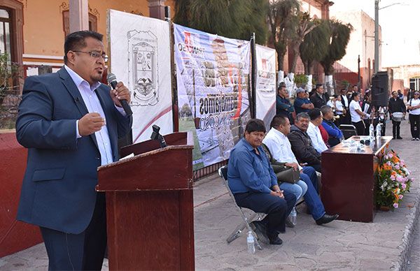 Felicita Antorcha a Alcalde de Trancoso por Informe de Gobierno