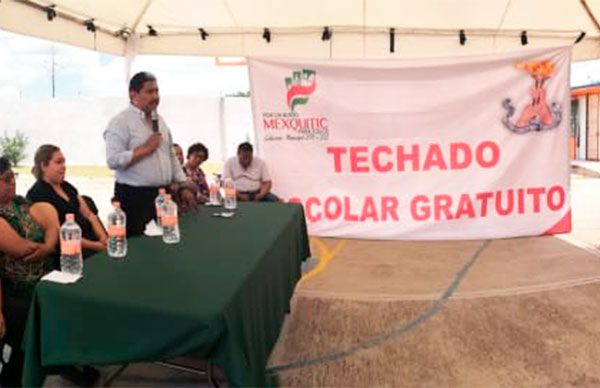 Continúan obras de infraestructura  en favor de la educación en Mexquitic de Carmona 