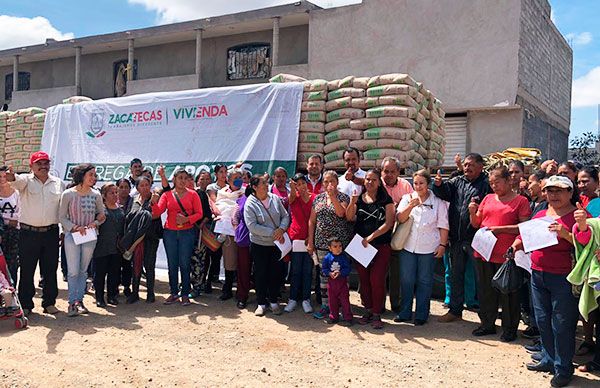 Llega material para mejorar viviendas de antorchistas guadalupenses