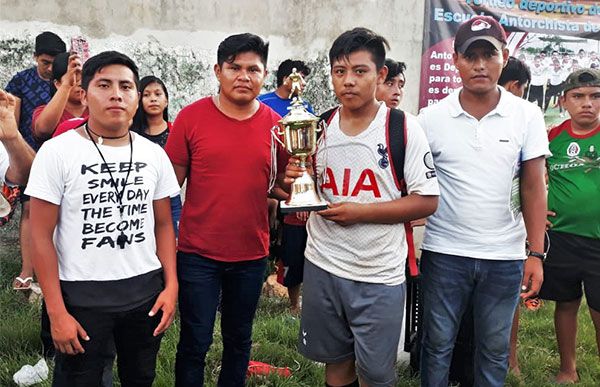 Jóvenes campechanos se unen al proyecto antorchista de deporte