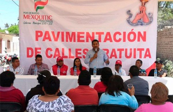 Continúa la pavimentación de calles y avenidas en Mexquitic de Carmona