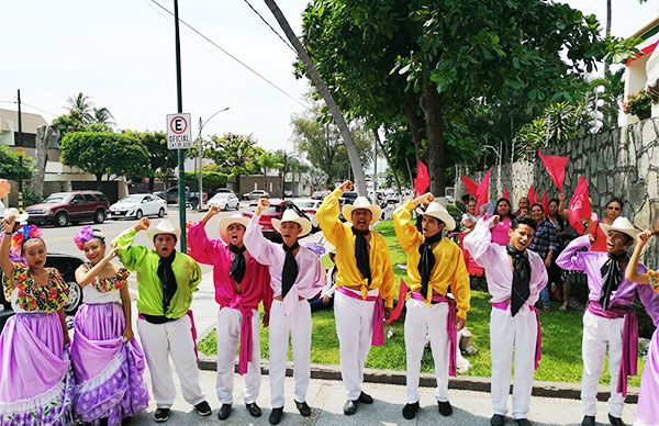 Campesinos antorchistas demandan fertilizante al Gobierno de Colima 