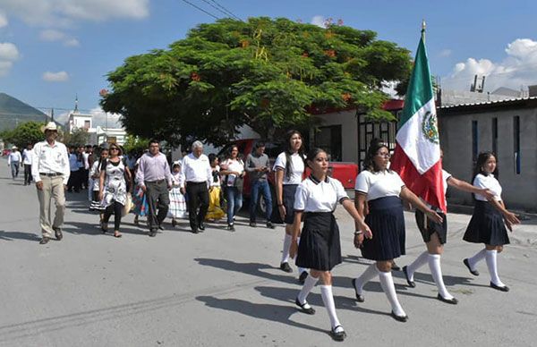 Conmemoran el 209 aniversario de la Independencia de México