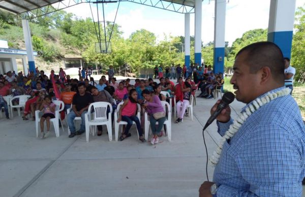 Lucha organizada logra luz eléctrica en Matlapa