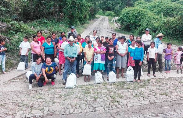 Llegan apoyos alimentarios a la Ribera de Chapala por gestión de antorchistas