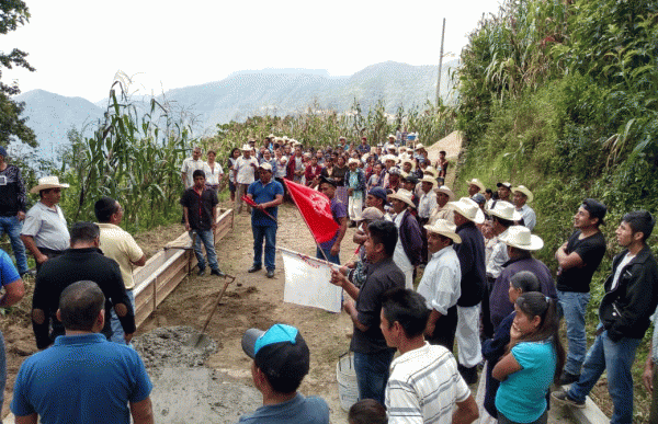 Edil antorchista entrega importantes obras y servicios para el pueblo 