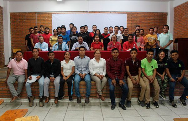 Antorchistas forman Academia de Matemáticas en San Luis Potosí 