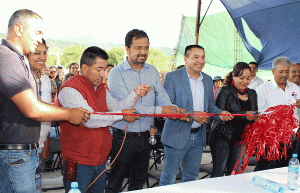 Inauguran red eléctrica en colonia La Antorcha de Valparaíso