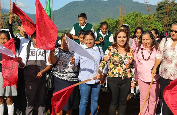 Antorcha da banderazo de obra en la Telesecundaria Humberto Aguirre Cruz