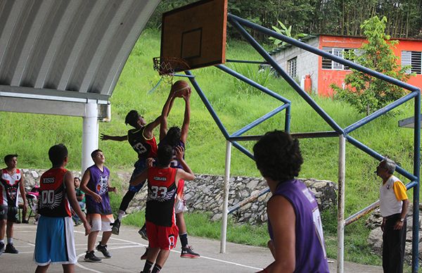 Con más de 500 basquetbolistas Antorcha realiza Eliminatoria Estatal de Baloncesto