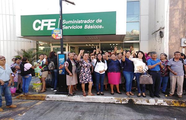 Piden a CFE regularización de contratos