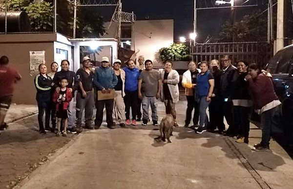 Benefician con lámparas led a unidad habitacional de Iztapalapa