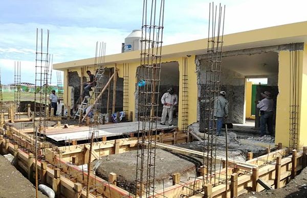 Avanza remodelación del deportivo La Antorcha