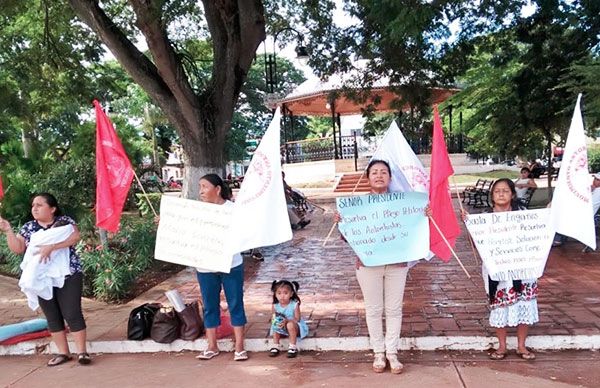 Con cadena humana, exigen en Tizimín atención a sus demandas