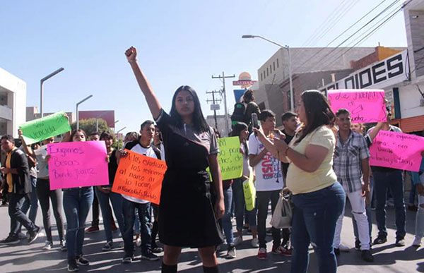 Ante la falta de apoyos, protestan en Secretaría de Bienestar 