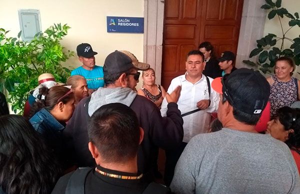 Colonos en espera de audiencia con Alcaldesa la de la capital